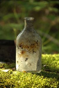 Old_medicine_bottle_02